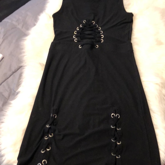 Black dress - Picture 2 of 4